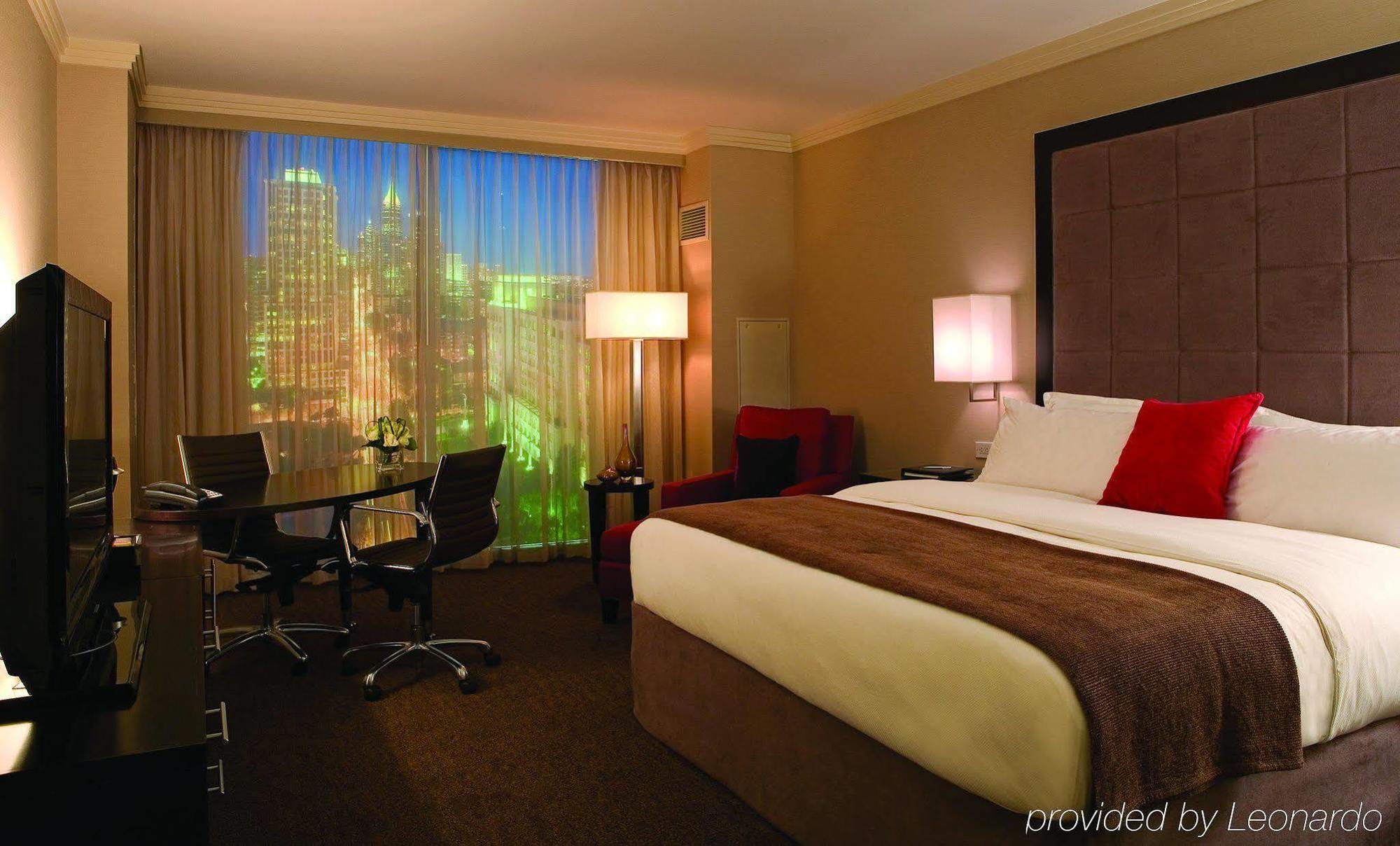 Loews Atlanta Hotel Room photo